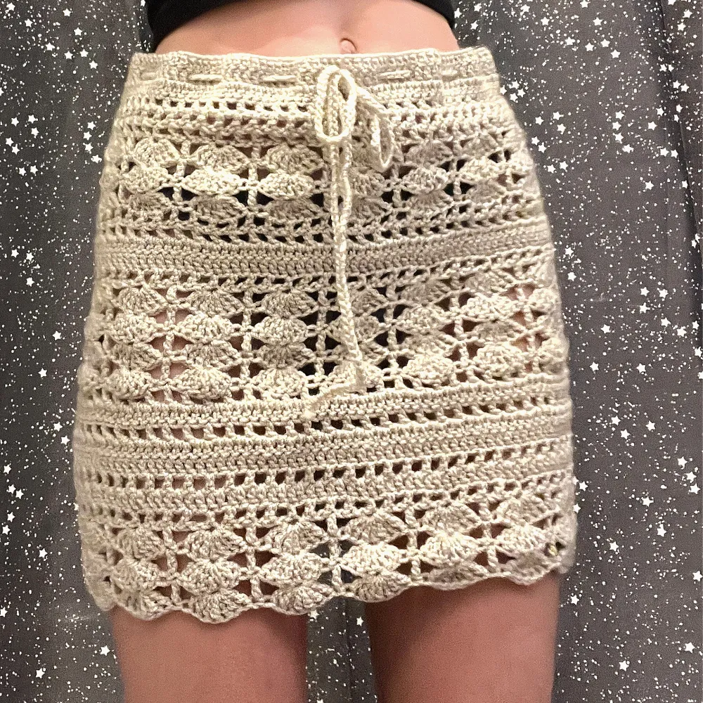 Sand skirt🐚 Virkad kjol med fina detaljer! Checka gärna min instagram och tiktok @restroyfashion ❤️. Kjolar.