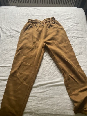 Sköna mjukisbyxor från Shein - Jättesköna mjukisbyxor från Shein. Aldrig använda. Storlek S. Pris kan diskuteras!