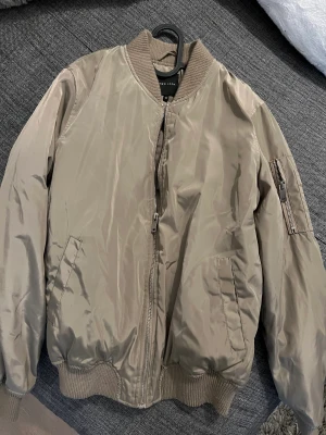 New look bomber jacka  - New look bomber jacka. Sällan använd. 