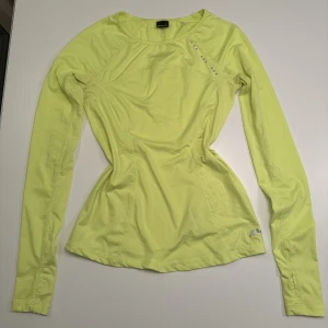 Träningströja  - Träningströja från gina tricot❤️ använd en gång, bra skick❤️
