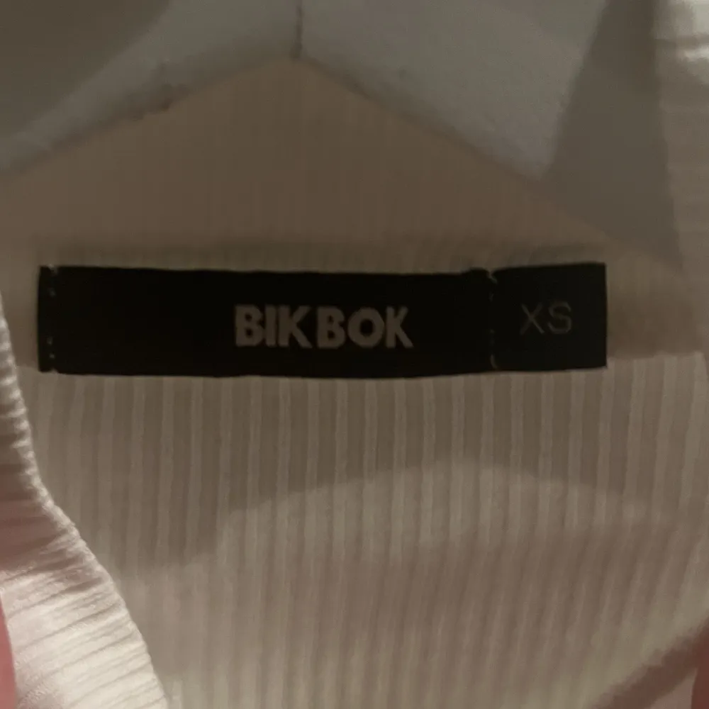 Polotröja från bikbok i stl. XS, mycket bra skick! . Toppar.