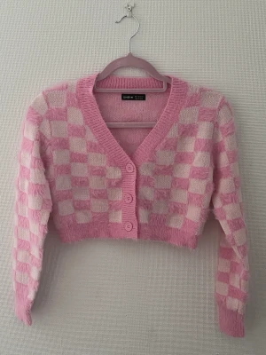 Rosa Rutig Kofta - Jättesöt rosa kofta från Shein. 🌷