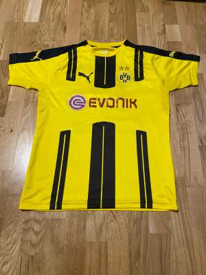 BVB Dortmund tröja Aubamyang 17 Ny skick  Storlek M