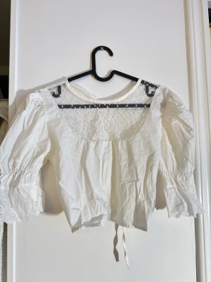 Vit topp  - Toppar 