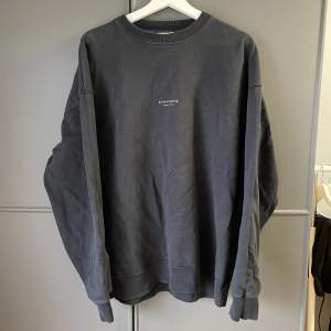 Acne studios Crewneck sweater. Storlek S, sitter oversized - L. 