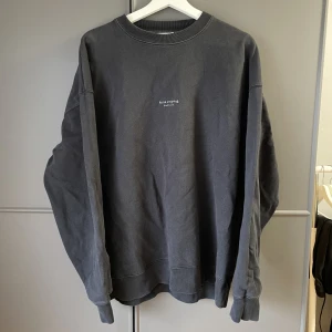 Acne Studios Sweater - Acne studios Crewneck sweater. Storlek S, sitter oversized - L. 