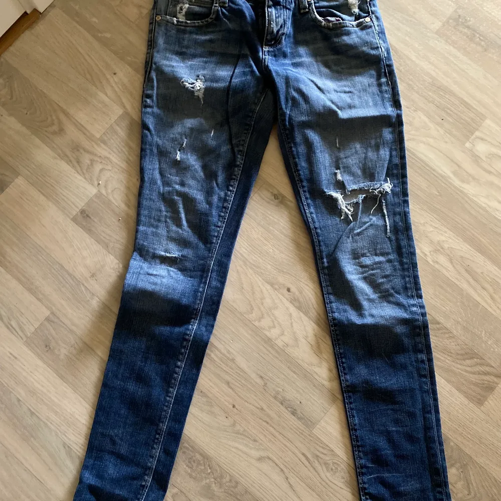 Only Jeans med smal passform storlek 29/32. Jeans & Byxor.