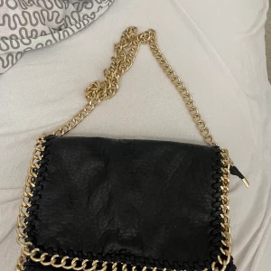  väska  - En jätte fin väska som är använd ca 3 ggr.