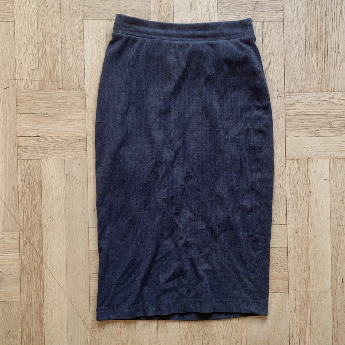 Lång, skinny-kjol, grå - 90