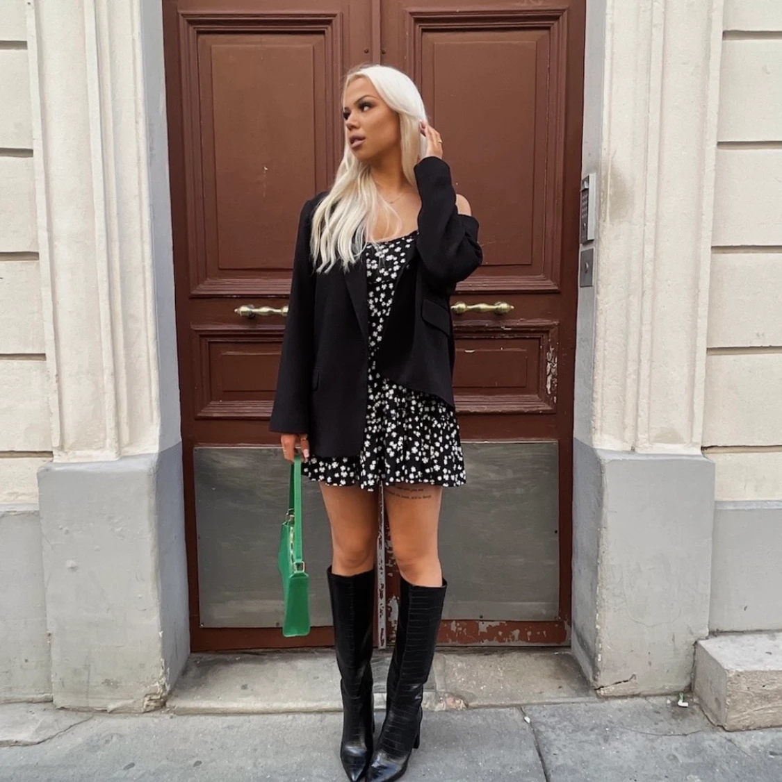 blommig klänning - 90