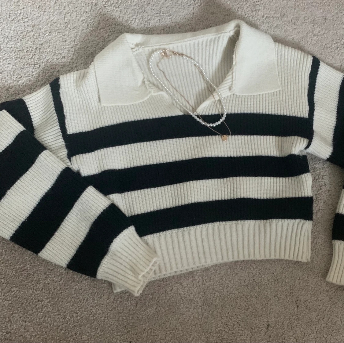 randig stickad tröja