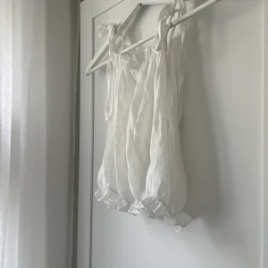 Linnetopp - Jättefin topp i Linne. Har endast använt den en gång så är som ny! 