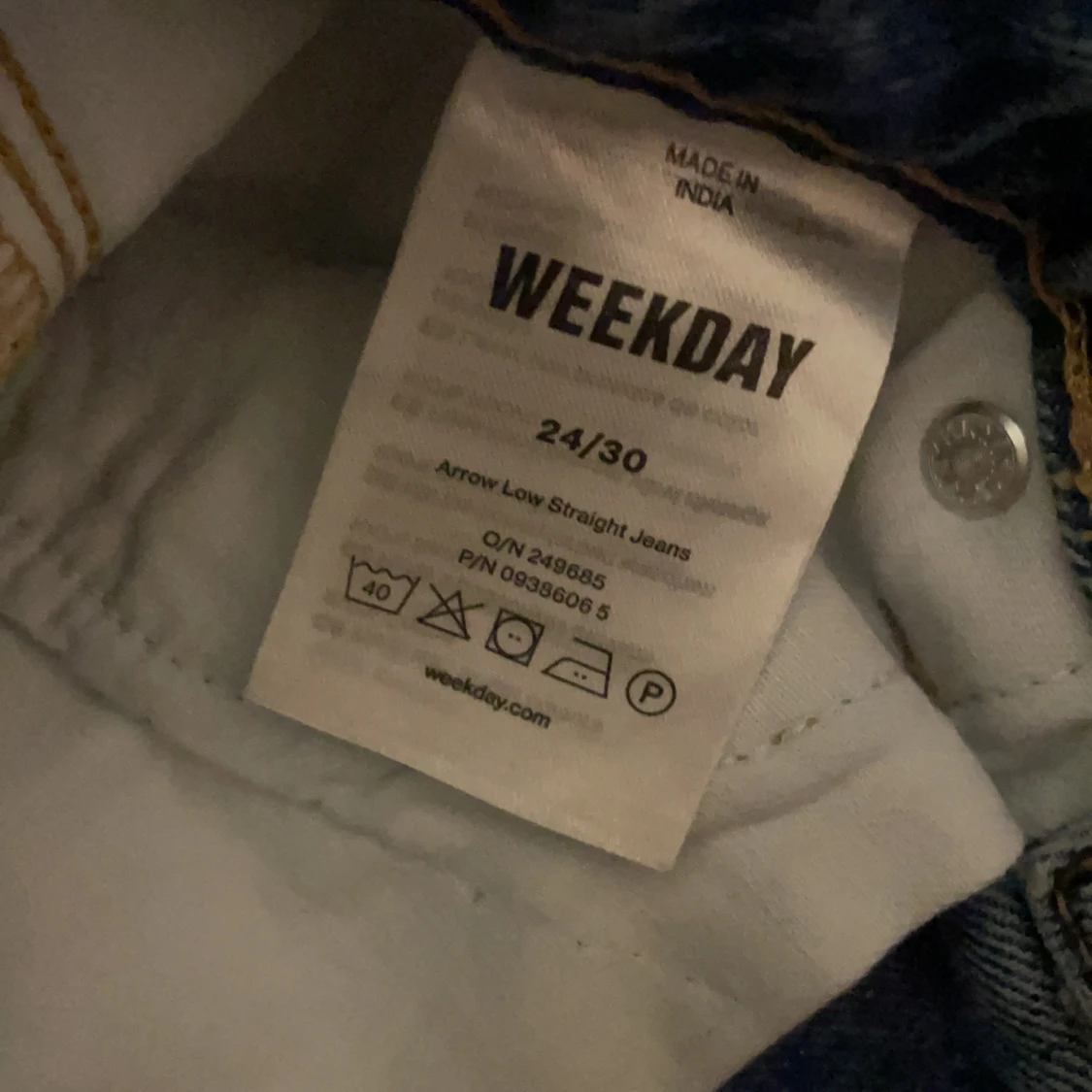 Weekdays fina Arrow Low Straight Jeans - 90