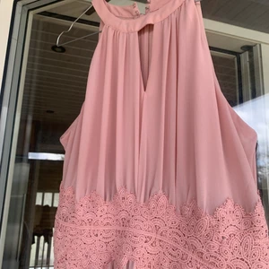 balklänning - Säljer min superfina balklänning ja hade förra året, bara använd en gång så precis som ny❤️❤️❤️