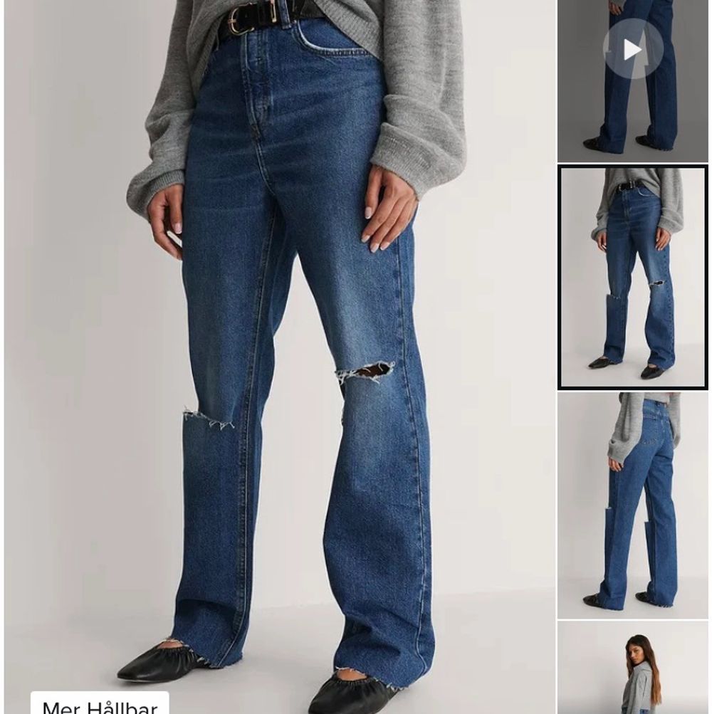 Säljer ett par jeans från nakd med hål i knäna 💗 använda 2 gånger men lite stora på mig, därav säljer jag dom! . Jeans & Byxor.