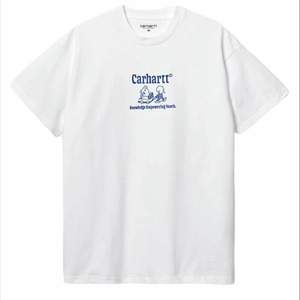 Vit snygg Carhartt t shirt i storlek Large. 10/10 aldrig använd.