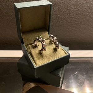 Edbald örhängen  - Inga skråmor och inga tecken på användning. Kommer tyvär inte till användning längre😩☺️