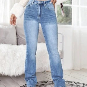 Jeans - Jättefina och helt nya jeans i storlek XS/32! Använd ENDAST en gång! Jag gillar dom jättemycket men tyvärr är dom för långa för mig!