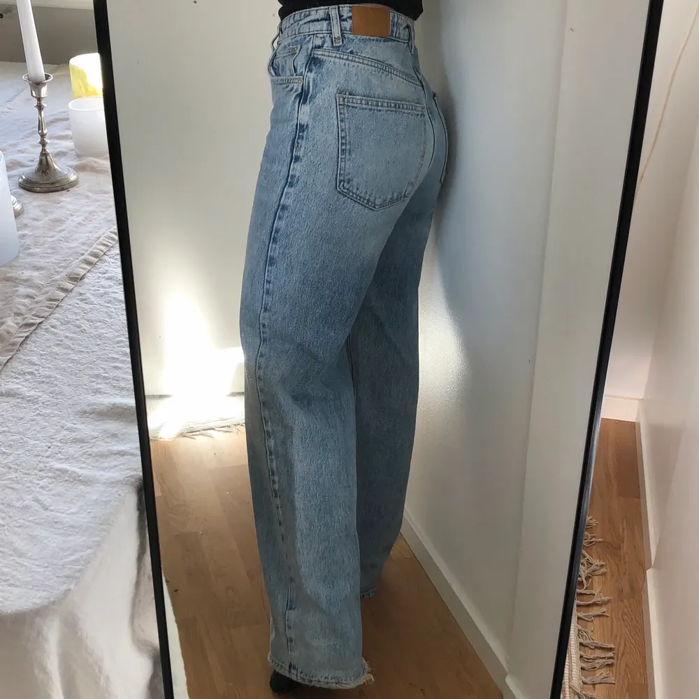 Jeans från Gina Tricot, tror modellen heter Idun om jag inte minns fel. Bra skick!. Jeans & Byxor.
