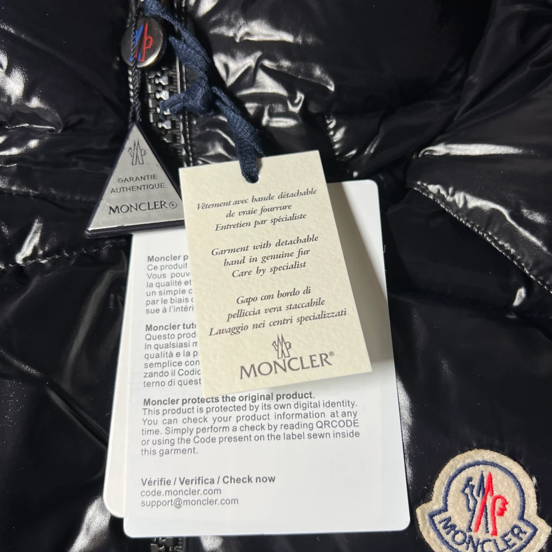 Moncler väst med huva  - 90