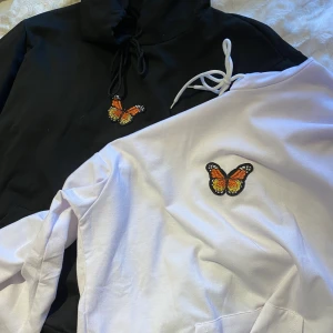 Oanvända hoodies med fjäril - Helt oanvända, svalt material och perfekt till sena sommarkvällar, 120 kr st och 200 för båda 