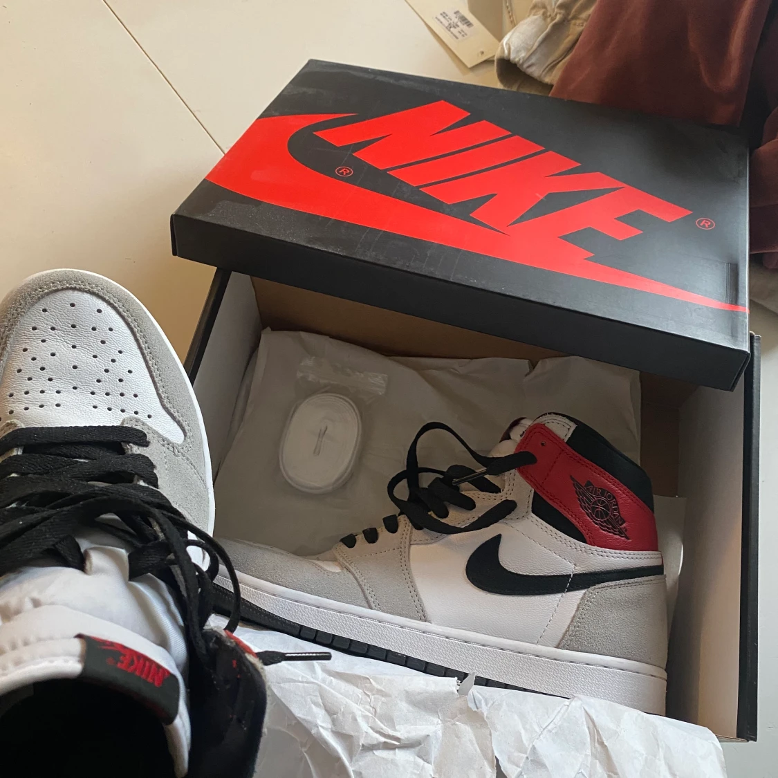 Air Jordan 1 Retro High Smoke Grey - 90