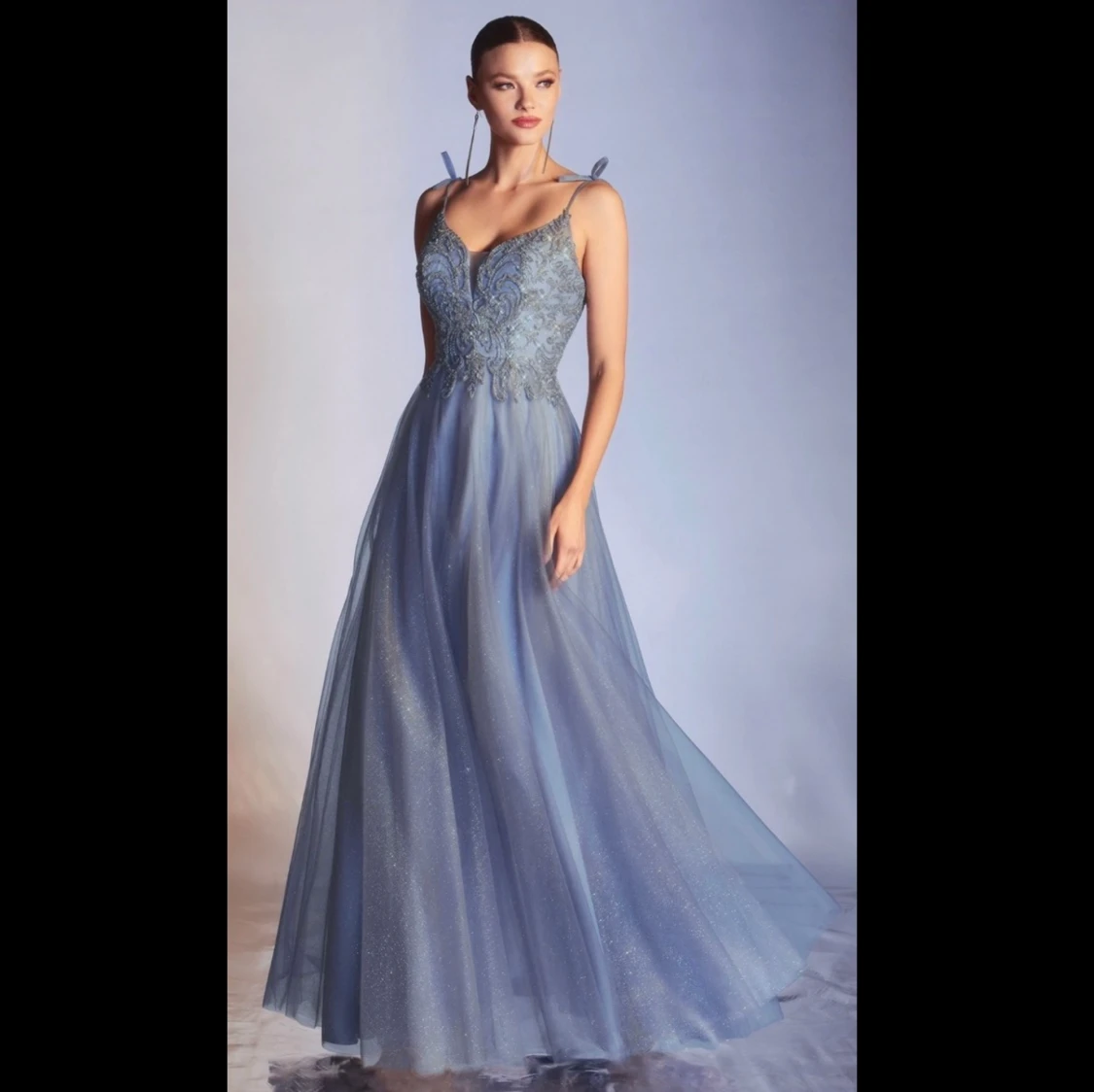 Balklänning från Cinderella Divine 