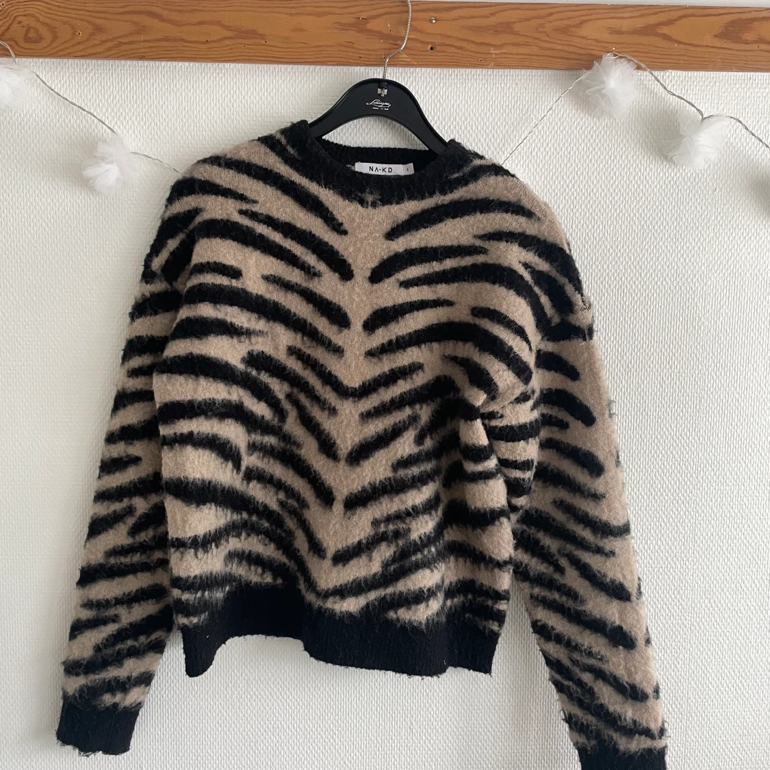 Populär fluffig stickad tröja från NAKD - 91