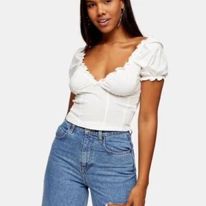Milkmaid top topshop - Så söt topp från topshop som tyvärr är för liten för mig. Den är ganska trång runt armarna. Inte använd! 