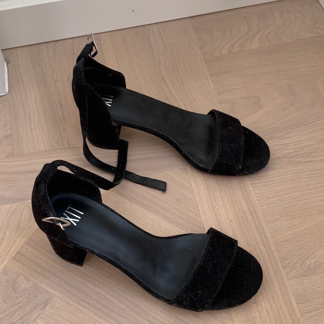 Svarta klackskor - 90