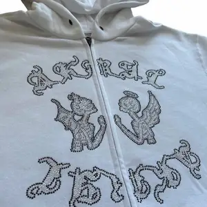 Säljer en Limited edition Akryl zip hoodie i stolek L. Hoodien är varsamt använd, och går inte att få tag på längre. 