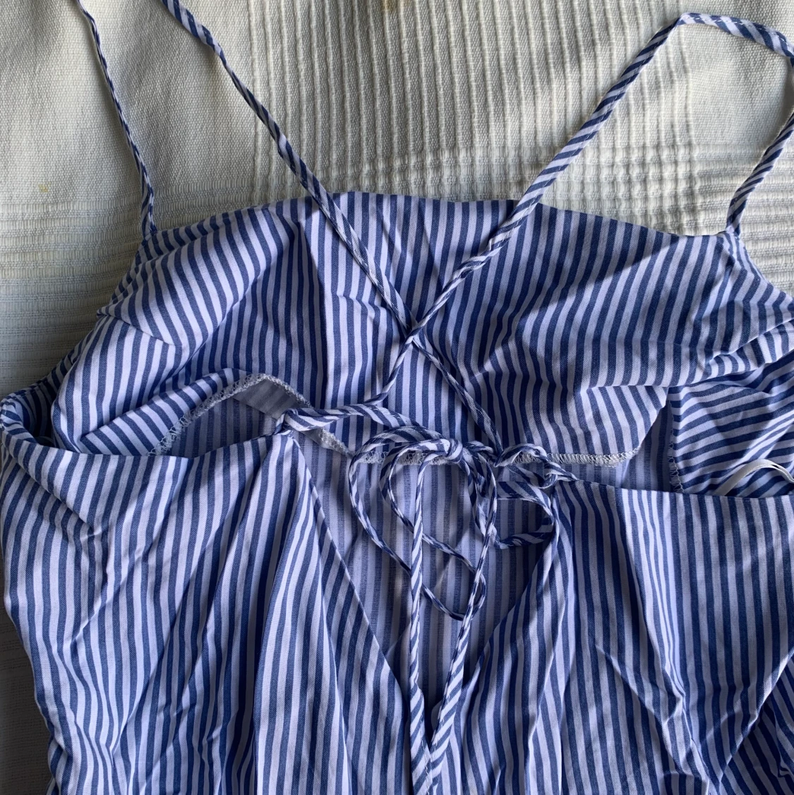 Blåvit randig playsuit från H&M - 90