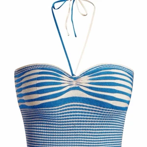 Topp - Söt topp som ej kommer till användning. Knappt använd❤️ skriv för mer info