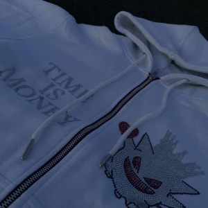 Rhinestone Zip Up Ahead of time - Helt nya tröjor Skriv om du är intresserad 