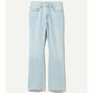 SWAY weekday - Säljer mina jeans som endast är testade då jag inte tyckte dem passade mig. Strl 27/34 dem sitter bra på mig som är en 36 i jeans i vanliga fall. Dem är långa men med skor sitter dem perfekt (jag är 167cm) 