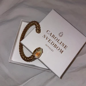 Caroline svedbom classic rope bracelet  - Detta sprillans nya och oanvända Caroline svedbom armbandet, inte riktigt min stil och tänker att någon annan får bättre användning av det<3 frakten ingår i priset, tryck inte på köp direkt!! 