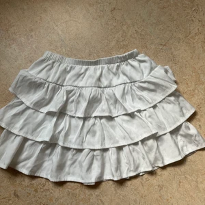 Kjol  - Super fin kjol från shien. Knappt använd då den är lite för stor. Köptes nu i somras. ❤️ 