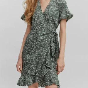 Vero moda Henna klänning - Populära Henna-klänningen från vero moda i nyckick! Storlek S.