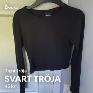 Svart tröja - Svart tight tröja. Använt många gånger men fortfarande bra skick. Storlek xs.