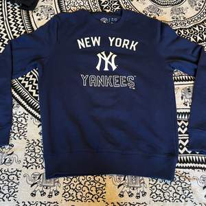 New York Yankees sweatshirt i storlek M. Skick 9/10