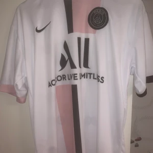 PSG borta Tröja - Helt ny och passar i M och L