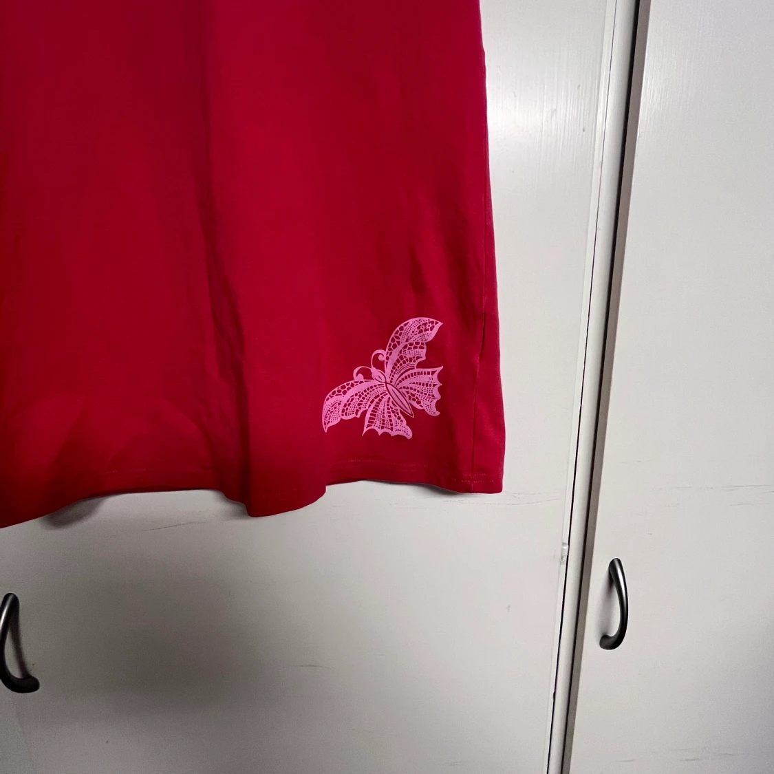 Äkta y2k-klänning med rosa detaljer - 90