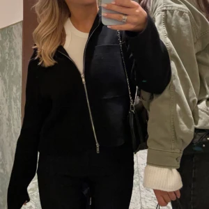 Kofta, Åhlens - Säljer denna populära och fina kofta ifrån Åhlens!!