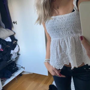 Vit spetstopp - Säljer denna superfina vita topp💓