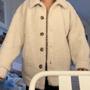 Höst jacka  - Höst jacka från GinaTricot i Teddy material🤍 