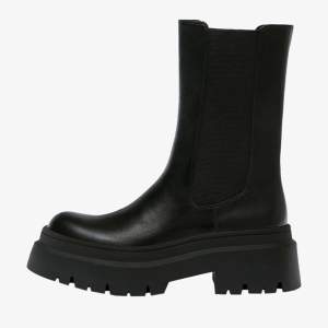 Supersnygga boots, använda men inget som syns, säljer för 280+frakt eller högre bud🥰