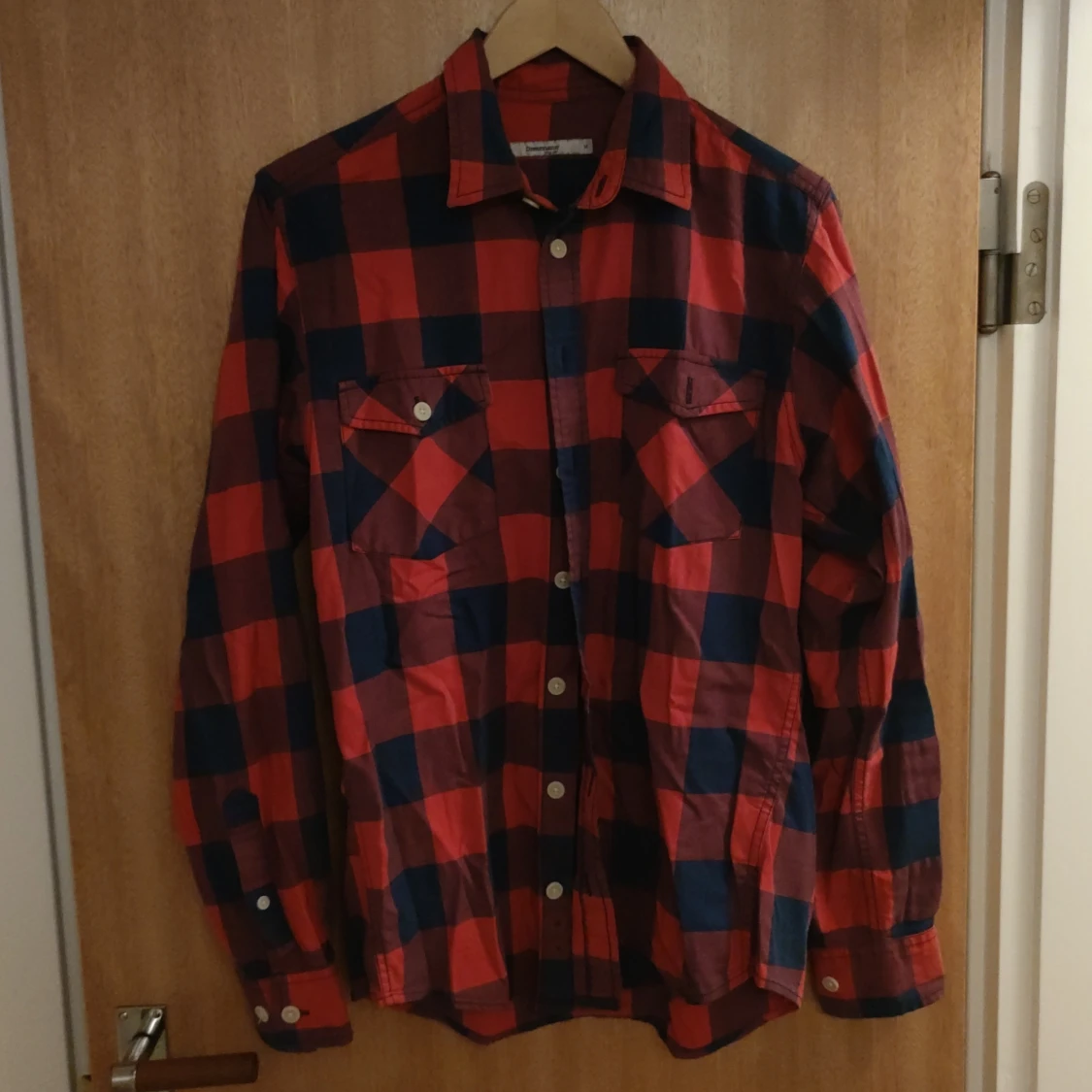 Röd flannel skjorta M