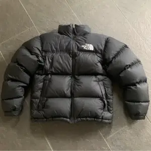 As snygg the north face jacka perfekt inför hösten! Är 153🤍🙏🏼