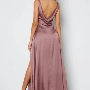 Långklänning Laylani - Laylani finklänning/balklänning från Bubbleroom storlek 36, endast använd en gång! Superfint fall & lyster🙏🏼 ord. Pris 1099 kr.