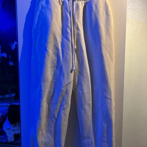 Mjukisbyxor - Skriv privat för intresse, endast Swish 